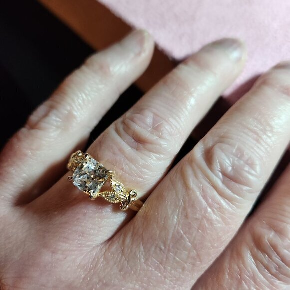 Bella Luce Eterno Yellow Cubic Zirconia Ring - Picture 5 of 9